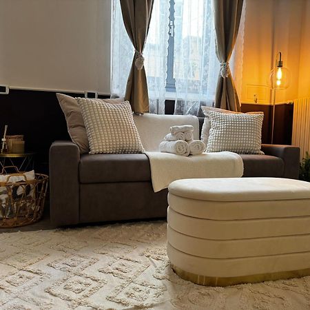 Regina Milano In Verona - Sky Tv, Wifi E Breakfast Box Appartement Buitenkant foto
