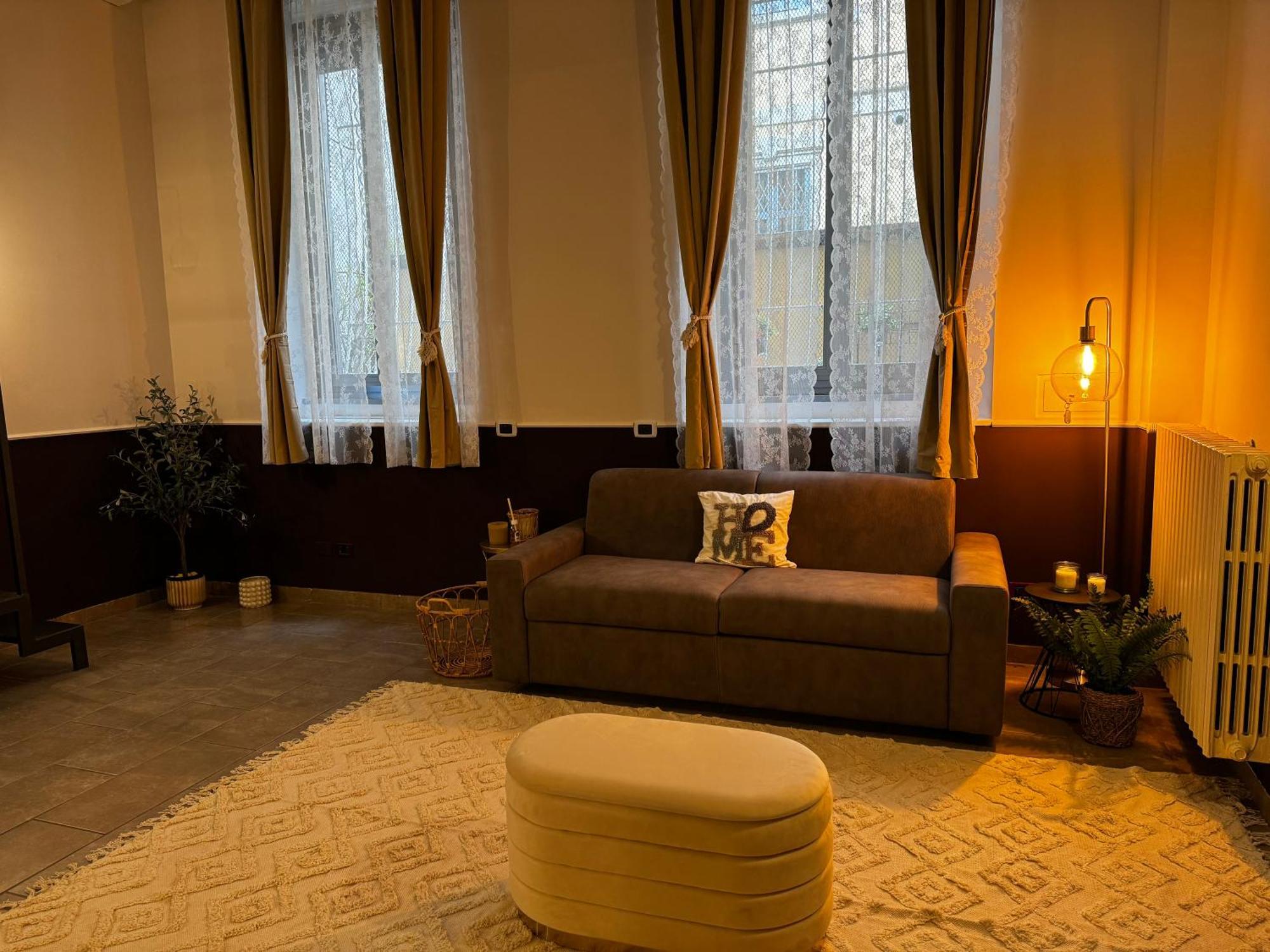 Regina Milano In Verona - Sky Tv, Wifi E Breakfast Box Appartement Buitenkant foto