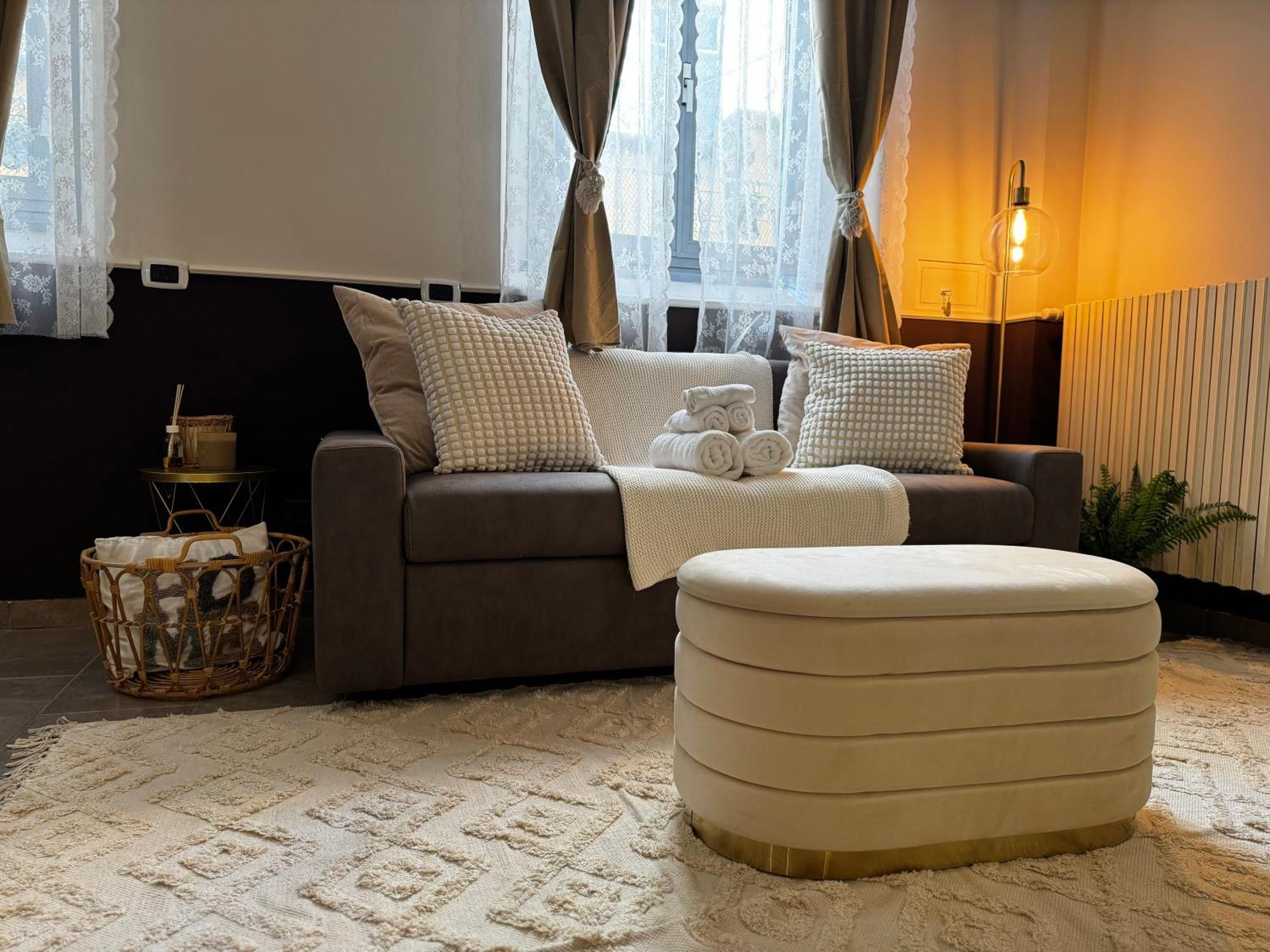 Regina Milano In Verona - Sky Tv, Wifi E Breakfast Box Appartement Buitenkant foto