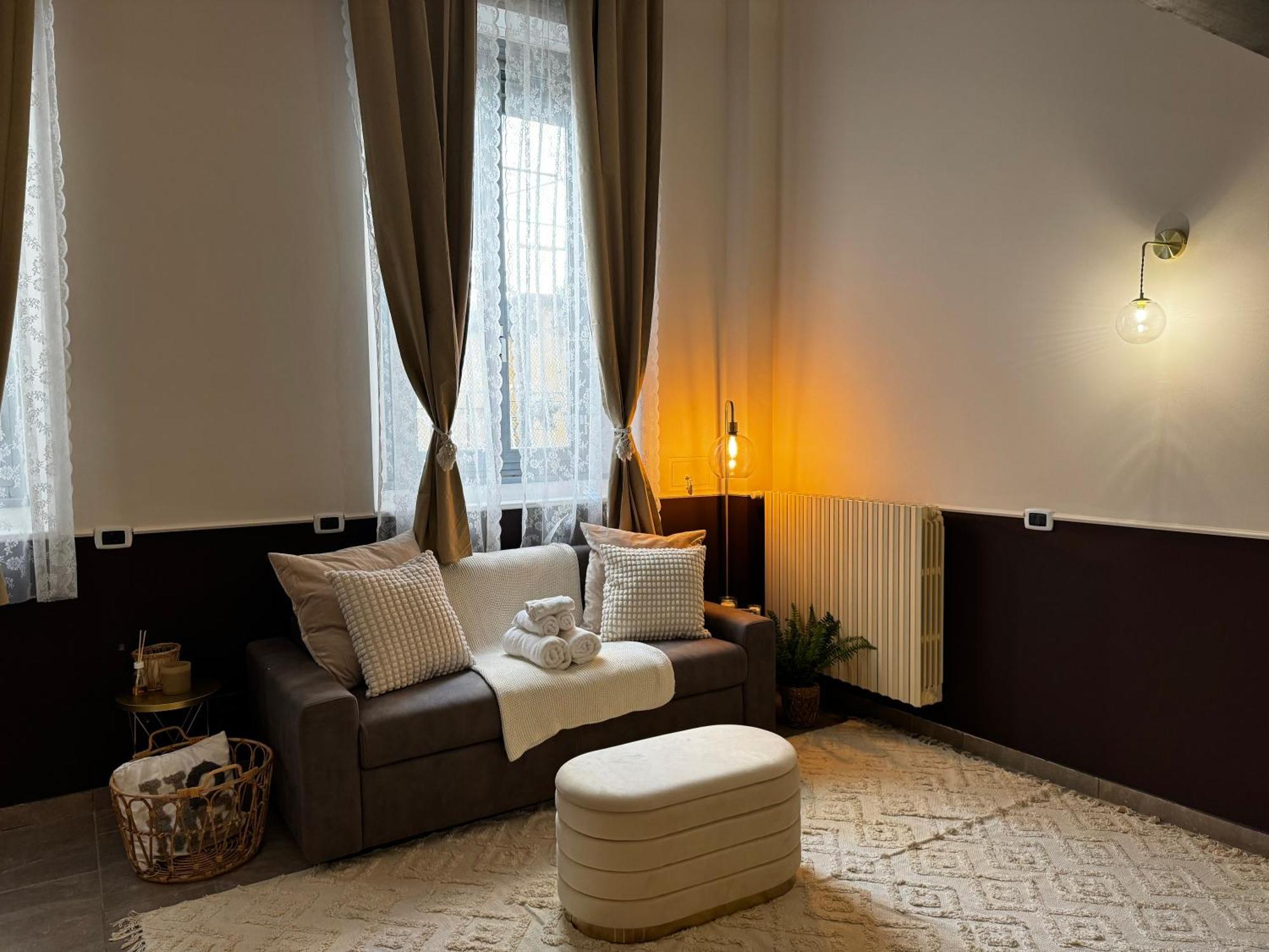 Regina Milano In Verona - Sky Tv, Wifi E Breakfast Box Appartement Buitenkant foto