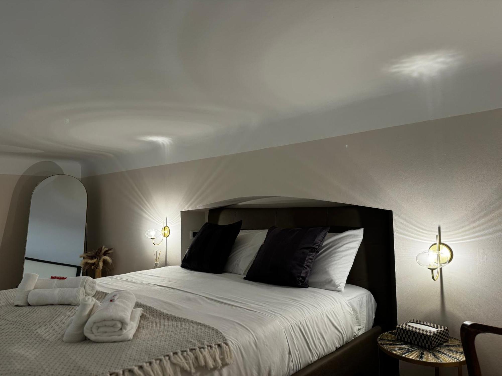 Regina Milano In Verona - Sky Tv, Wifi E Breakfast Box Appartement Buitenkant foto