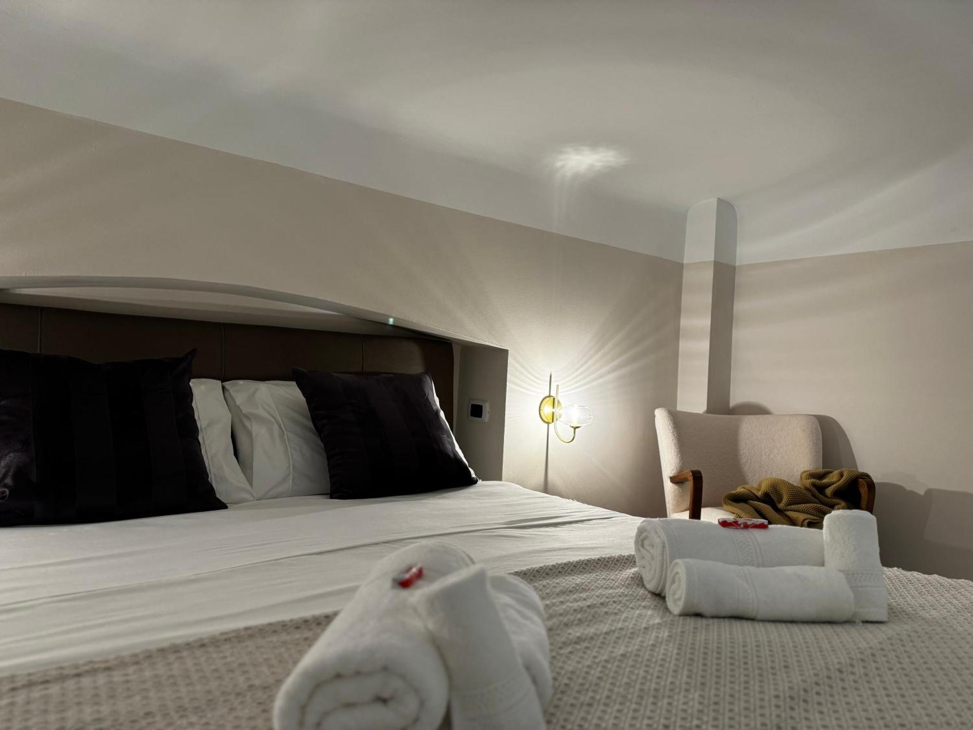 Regina Milano In Verona - Sky Tv, Wifi E Breakfast Box Appartement Buitenkant foto